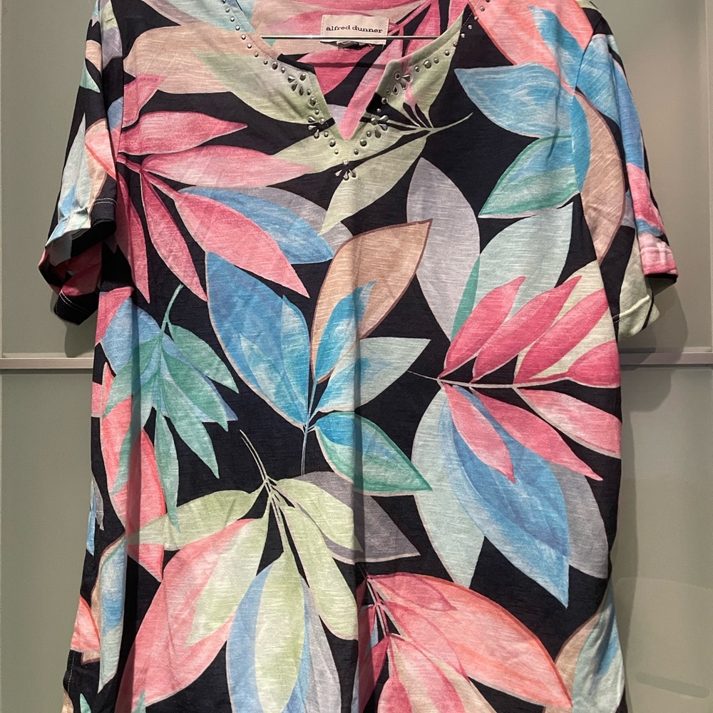 Alfred Dunner Women's Vibrant Leaf Print Top